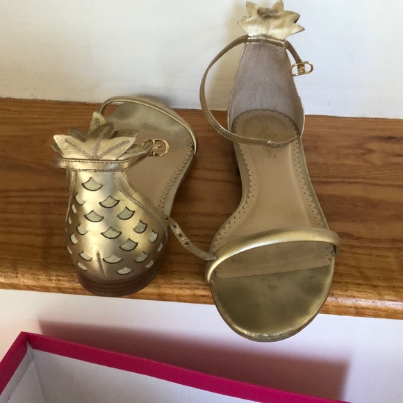 Lilly Pulitzer Laura gold pineapple back ankle strap sandal size 9.5 - Picture 1 of 6